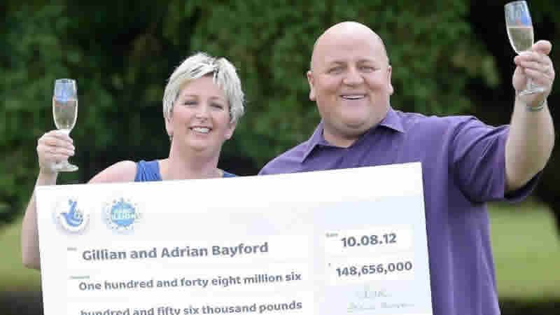 İngiltere’de piyangodan 148 milyon sterlin kazandı: Servetini dolandırıcı çıkan kocasına harcadı