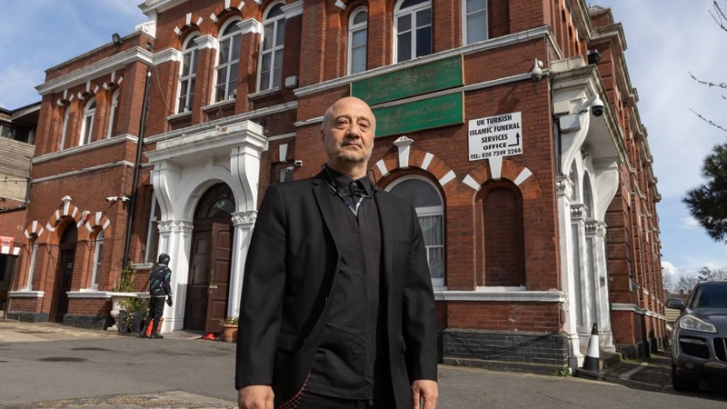 İngiltere’nin ilk Türk Camisi maddi sorunlar nedeniyle kapanmanın eşiğine geldi