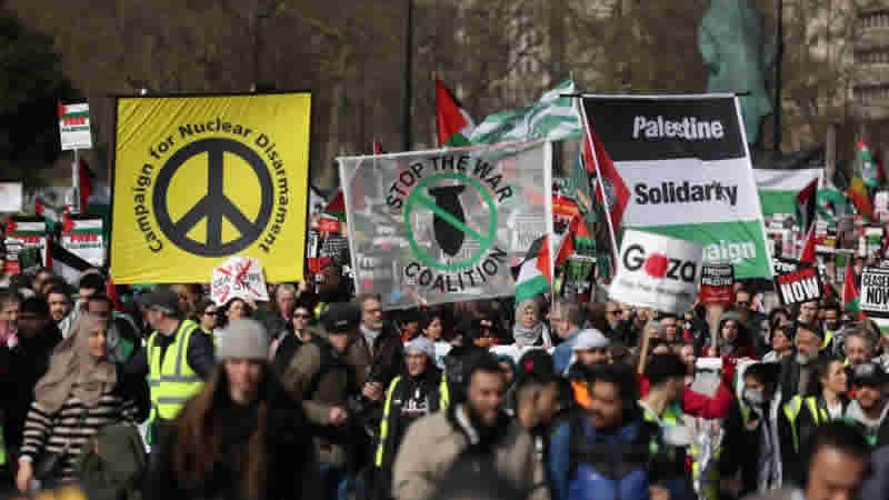 Londra’da on binlerce kişi Gazze için yürüdü