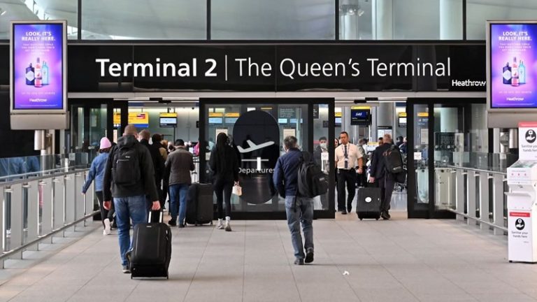 Londra’daki Heathrow ve Stansted Havalimanları rekor kırdı