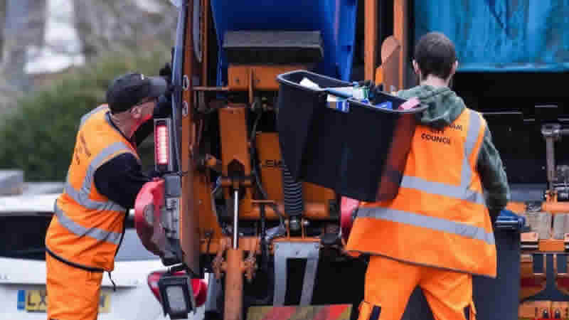 İngiltere’de 19 belediyenin hizmet bedelini ödemek için varlık satmasına izin verildi