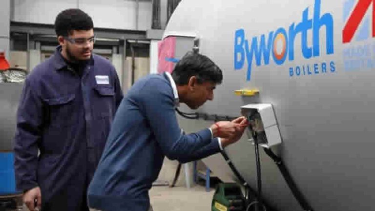 Rishi Sunak 20 bin çıraklık eğitim programı için söz verdi