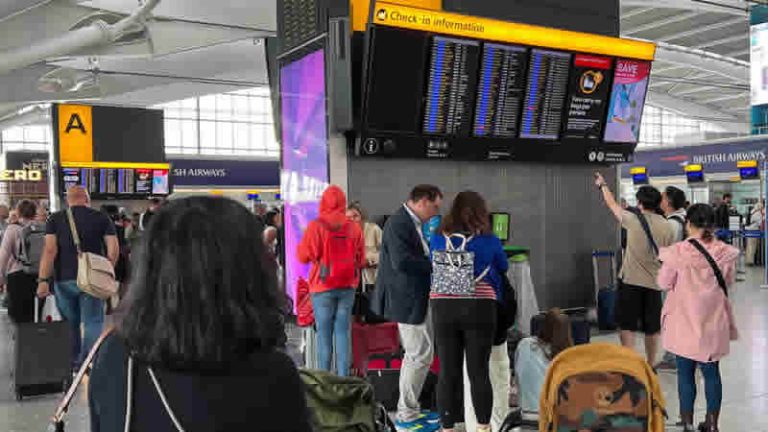 Heathrow’dan seyahat edeceklere uyarı: En yoğun sezon olacak