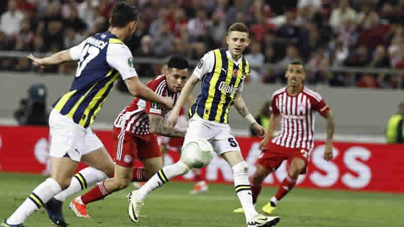 Fenerbahçe penaltılarda yıkıldı! Olympiakos yarı finale yükseldi