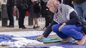 Gazze’de hayatını kaybeden sağlıkçılar Londra’da anıldı