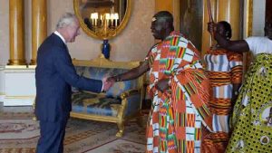 İngiltere, 150 yıl önce yağmalanan Asante Mücevherlerini Gana’ya geri iade etti