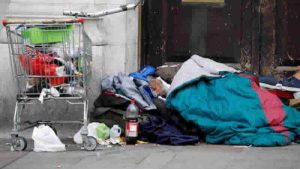 İngiltere’de evsizleri suçlu gibi gösterecek yasaya tepki