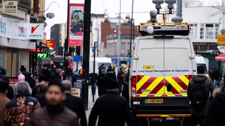 İngiltere ve Galler’de mağaza hırsızlığına karşı 55 milyon pound’luk önlem