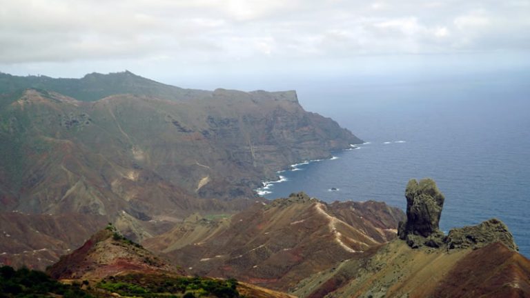 Britanya’nın denizaşırı bölgesi St. Helena’dan kölelerin kalıntılarının iadesi talebi