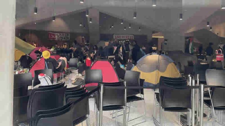 İngiltere’de LSE öğrencilerinden İsrail ile işbirliğine karşı protesto