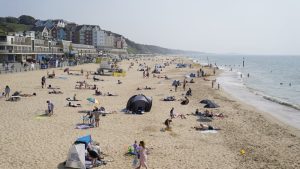 Britanya, yılın en sıcak gününe hazırlanıyor