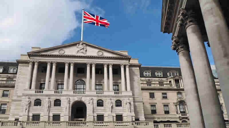 İngiltere Merkez Bankası faizi sabit tuttu
