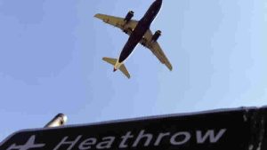 İngiltere’de Eski Siyasetçilerden KKTC’ye Doğrudan Uçuş İsteği