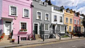 İngiltere’de Satılık Ev Arzı 8 Yılın Zirvesinde