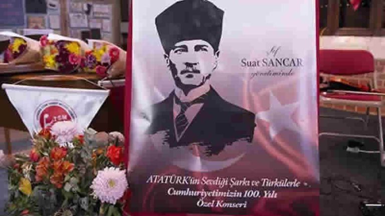 Londra’da Atatürk’ün sevdiği şarkılar söylendi