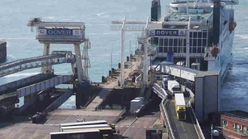 Brexit sınırında yaşanan sorunlar nedeniyle bozulabilir ürünlerin ithalatı 20 saat gecikti