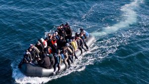 İngiltere hükümeti, yalnız çocukların Ruanda’ya gönderilme riski nedeniyle baskı altında