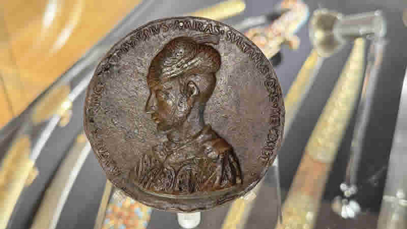 Londra’da Fatih Sultan Mehmet’in ‘tılsımlı madalyonu’ için verilen teklif kabul edilmedi