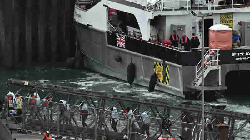 Birleşik Krallık’a Teknelerle Ulaşan Göçmen Sayısında Yeni Rekor