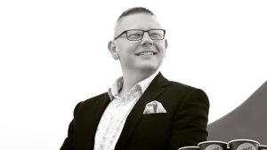 Kıbrıslı Türk Cemal Ezel, Britanya İmparatorluk Nişanı ile Onurlandırıldı