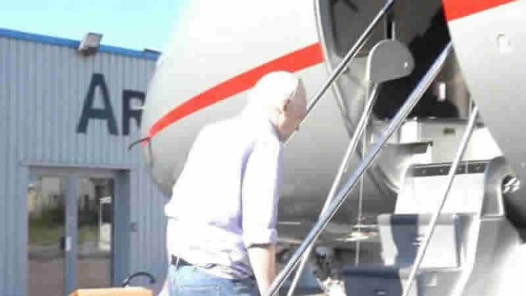 Serbest Bırakılan Julian Assange İngiltere’den Ayrıldı