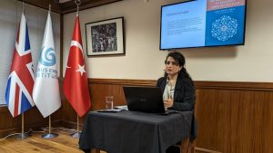 Londra Yunus Emre Enstitüsü, Genç Akademisyenler Serisi’nde Dr. Bahar İzmir’i Ağırladı