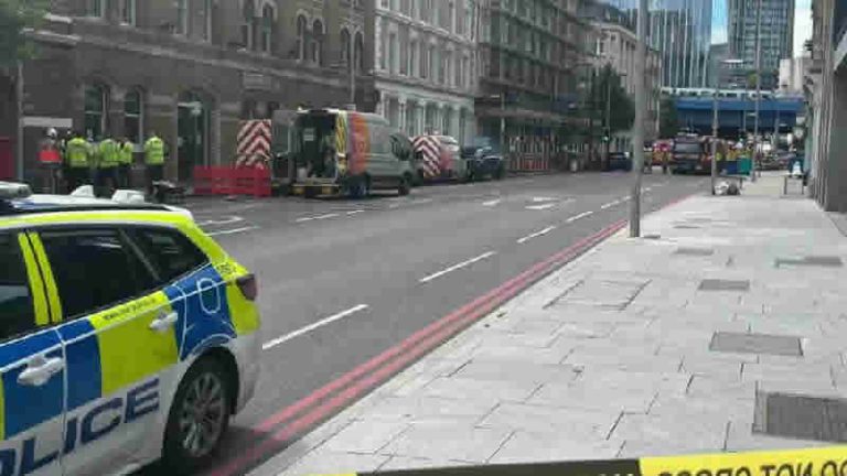 Gaz Sızıntısı Nedeniyle Londra’nın Merkezindeki Binalardan Binlerce Kişi Tahliye Edildi