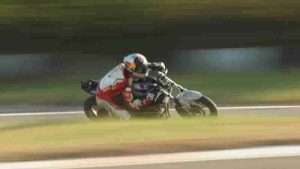 Türk Motosikletçiler İngiltere’de Piste Çıkıyor