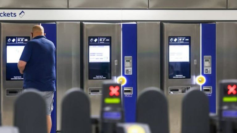 Yanlış Metro Bileti Kullanan Yolcuya 2.300 Sterlin Ceza Kesildi