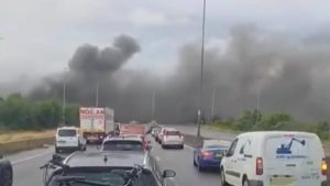 M275 Otoyolu Büyük Yangın Nedeniyle Trafiğe Kapatıldı