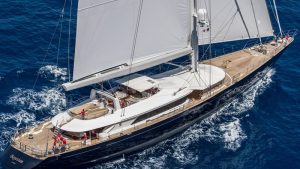 İngiliz Bayraklı Yelkenli Sicilya Açıklarında Battı: 7 Kişi Kayıp