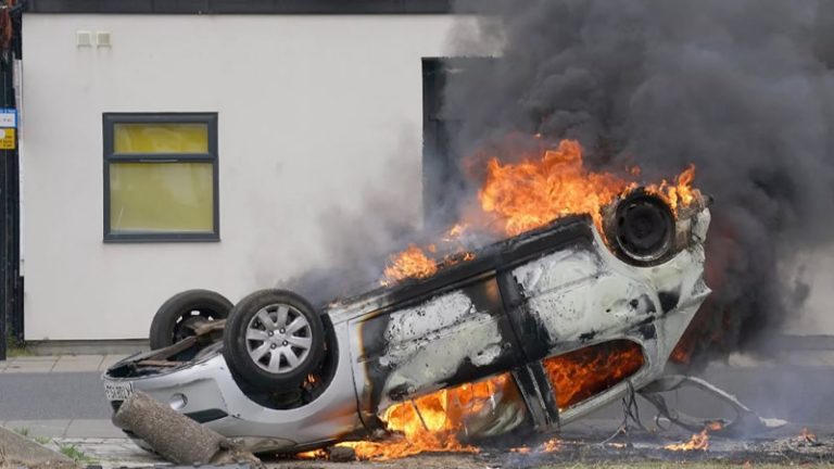 İngiltere Aşırı Sağ Olaylarına Karşı Özel Kuvvet Kuruyor