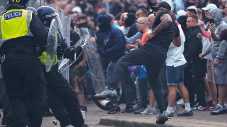 İngiltere Polisi Teyakkuzda: Bir Günde 30 Eylem Gerçekleşecek