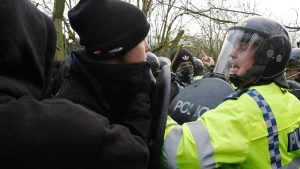 İngiltere’de Aşırı Sağcı Eylemlerde 11 Yaşındaki Çocuk Gözaltına Alındı