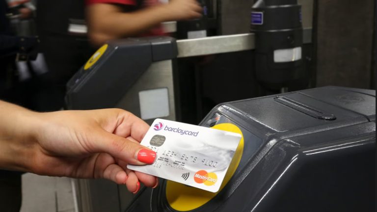 Londra’da 45 Banliyö İstasyonunda Temassız Ödeme Dönemi Başlıyor