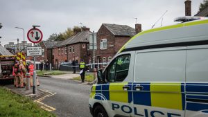 Salford’da Bir Kadın ve Çocuk Evde Ölü Bulundu