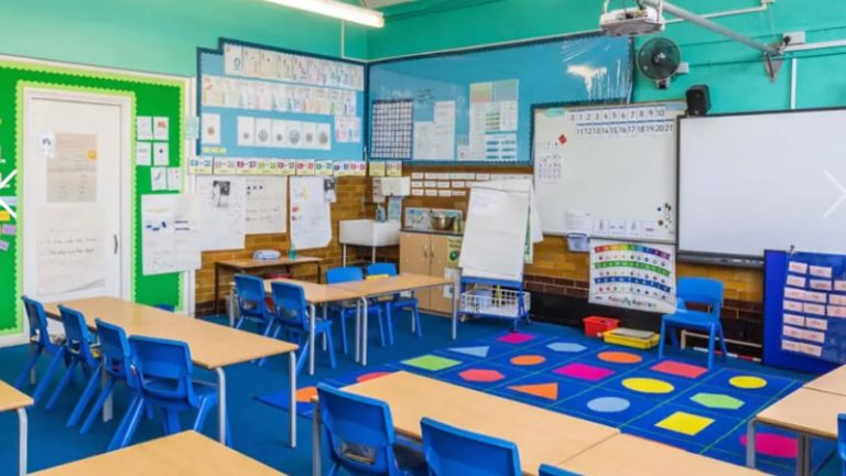 İngiltere’de Rekor Sayıda Aileye Yarıyıl Tatili Nedeniyle Para Cezası Kesildi