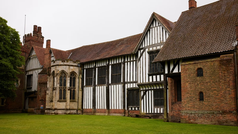 Londra’dan 1 Buçuk Saat Uzaklıktaki Bu Kasabada Ev Fiyatları Çok Ucuz