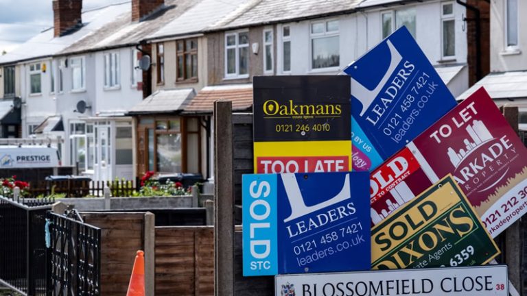 İngiltere’de Kasım Ayında Konut Fiyatları Düştü