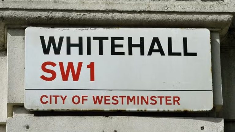 Londra’daki Memurların 4 Gün Çalışma Talebine Bakan’dan Yanıt: “1970’lerde Değiliz”