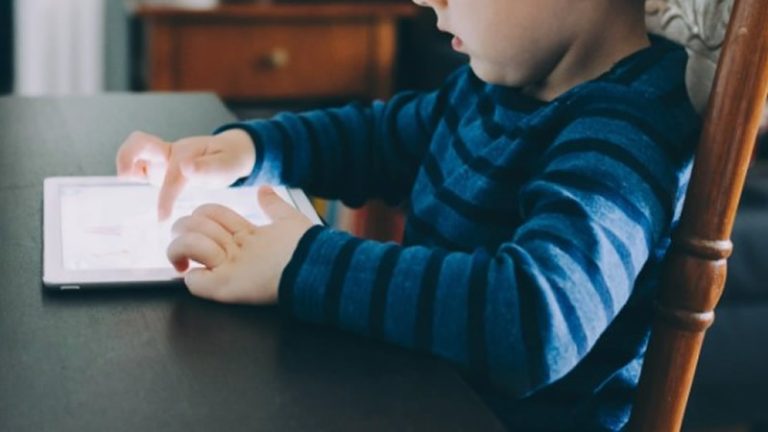 Londra’daki Özel Okulda Otistik Çocuklara Kötü Muamele Tepki Çekti