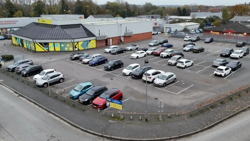 Beş Dakikalık Park Süresini Aşan Sürücüye 1.906 Sterlinlik Fatura Çıkarıldı