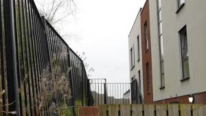 İngiltere’de Artan Hizmet Bedelleri Ev Sahiplerini Zor Durumda Bırakıyor