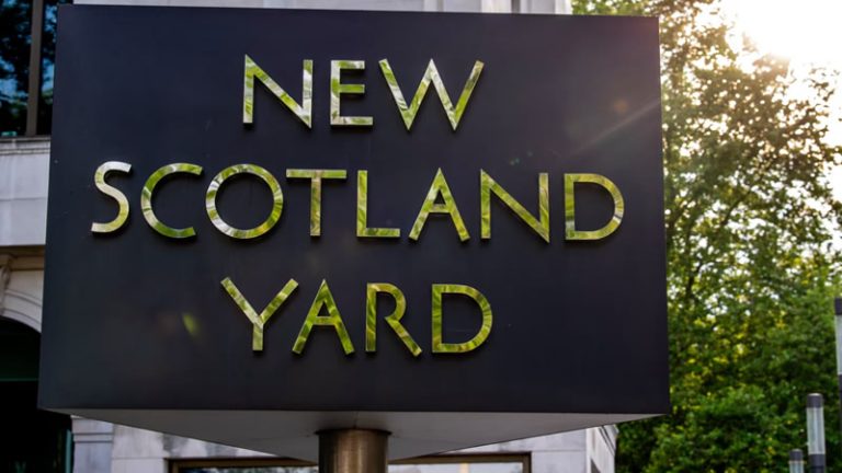 Londra Polisi, “Bal Tuzağı” Mağdurların Bilgilerini Yanlışlıkla İfşa Etti