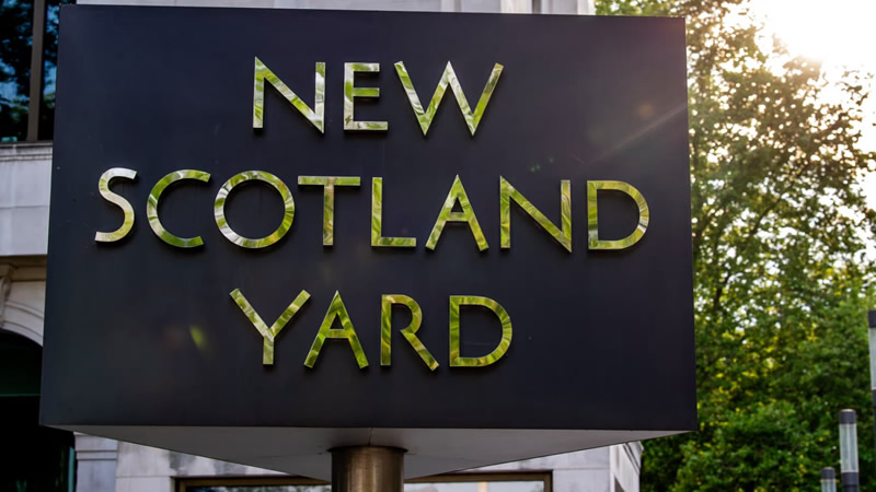 Londra Polisi, “Bal Tuzağı” Mağdurların Bilgilerini Yanlışlıkla İfşa Etti