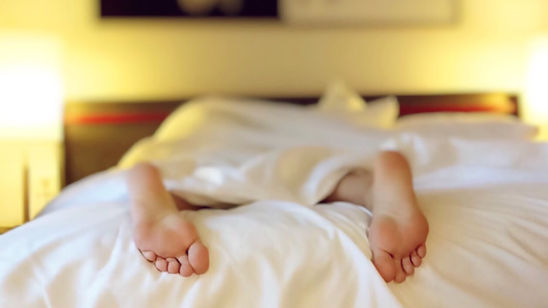 İngiltere’de Uyku Apnesi Hastalarına Umut: Yeni Dil Uyarıcı İmplant!