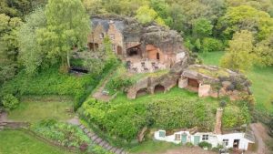 İngiltere’nin Son Mağara İnsanlarının Kaya Evleri