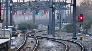 İngiltere Tren Yolcuları Rekor Sayıda İptalle Karşı Karşıya