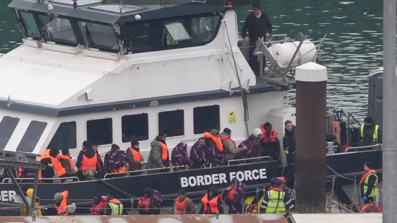 İngiltere’nin Yeni Vatandaşlık Kurallarına İlk Hukuki İtiraz Geldi