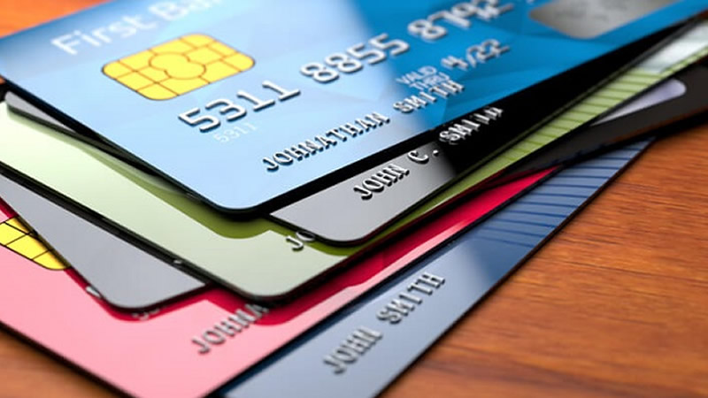 İngiltere’de Kredi ve Banka Kartı Harcamaları 2024’te Hiç Artış Göstermedi